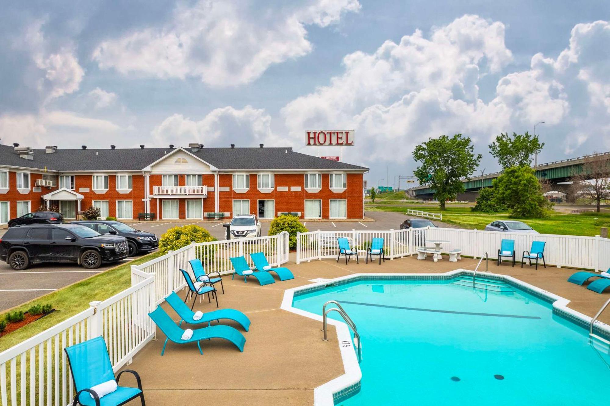 Les Suites De Laviolette Ascend Hotel Collection Труа-Рів'єр Екстер'єр фото
