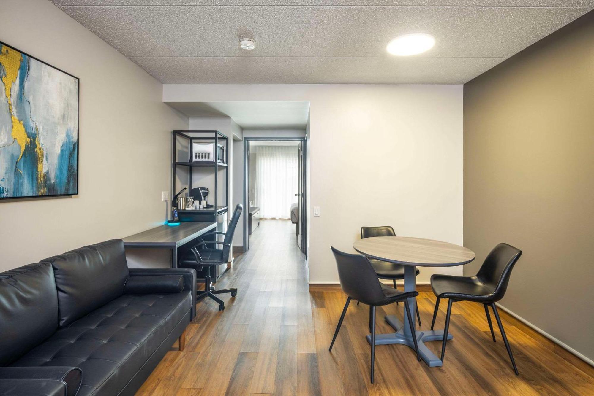 Les Suites De Laviolette Ascend Hotel Collection Труа-Рів'єр Екстер'єр фото