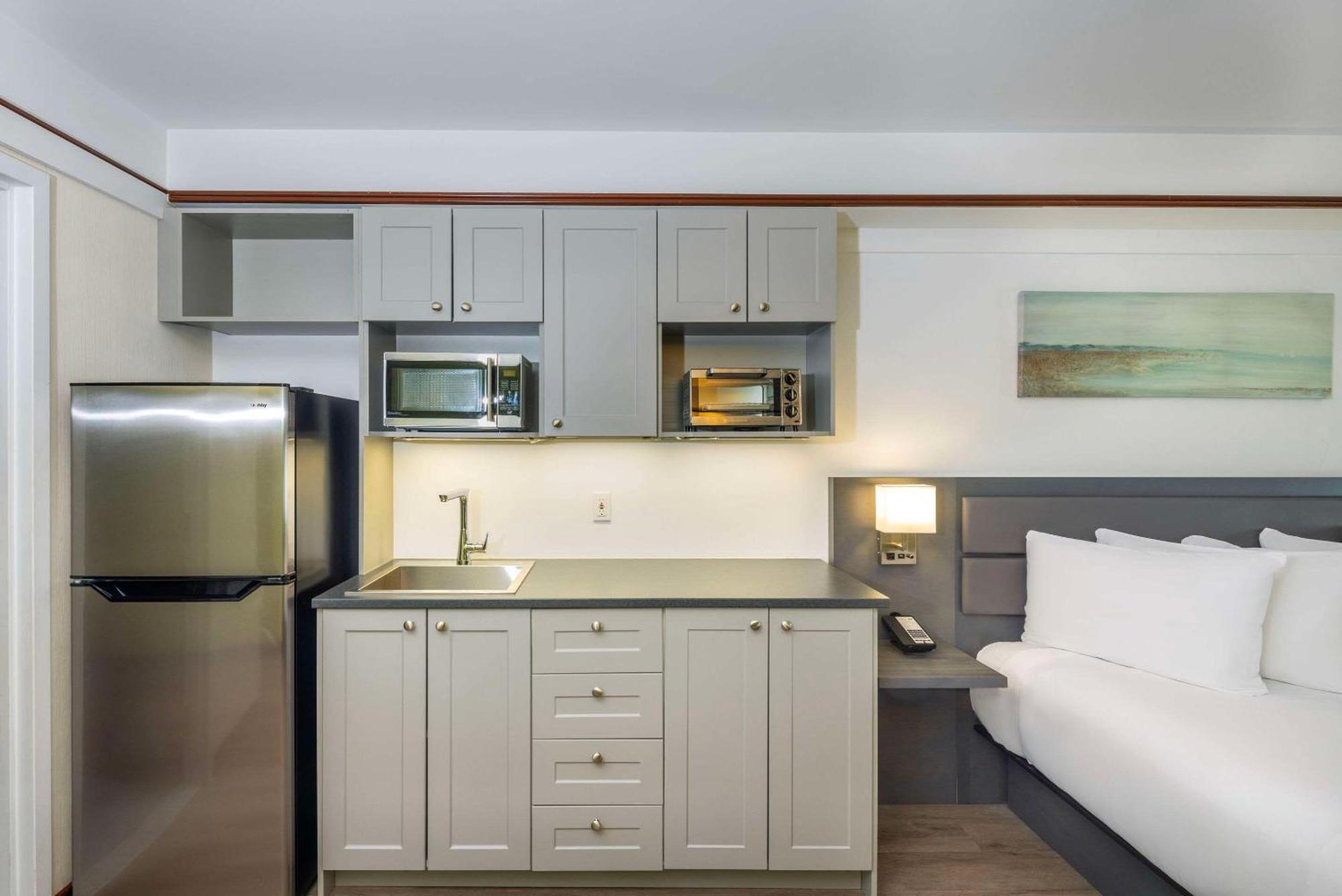 Les Suites De Laviolette Ascend Hotel Collection Труа-Рів'єр Екстер'єр фото